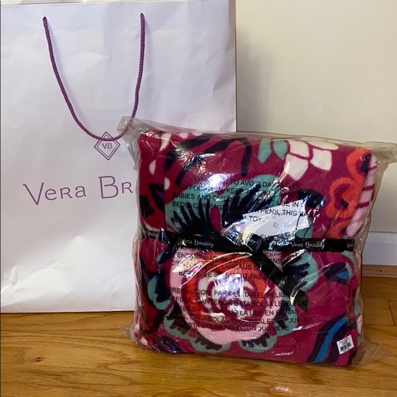 Vera Bradley Bloom Berry throw blanket - Picture 3 of 4